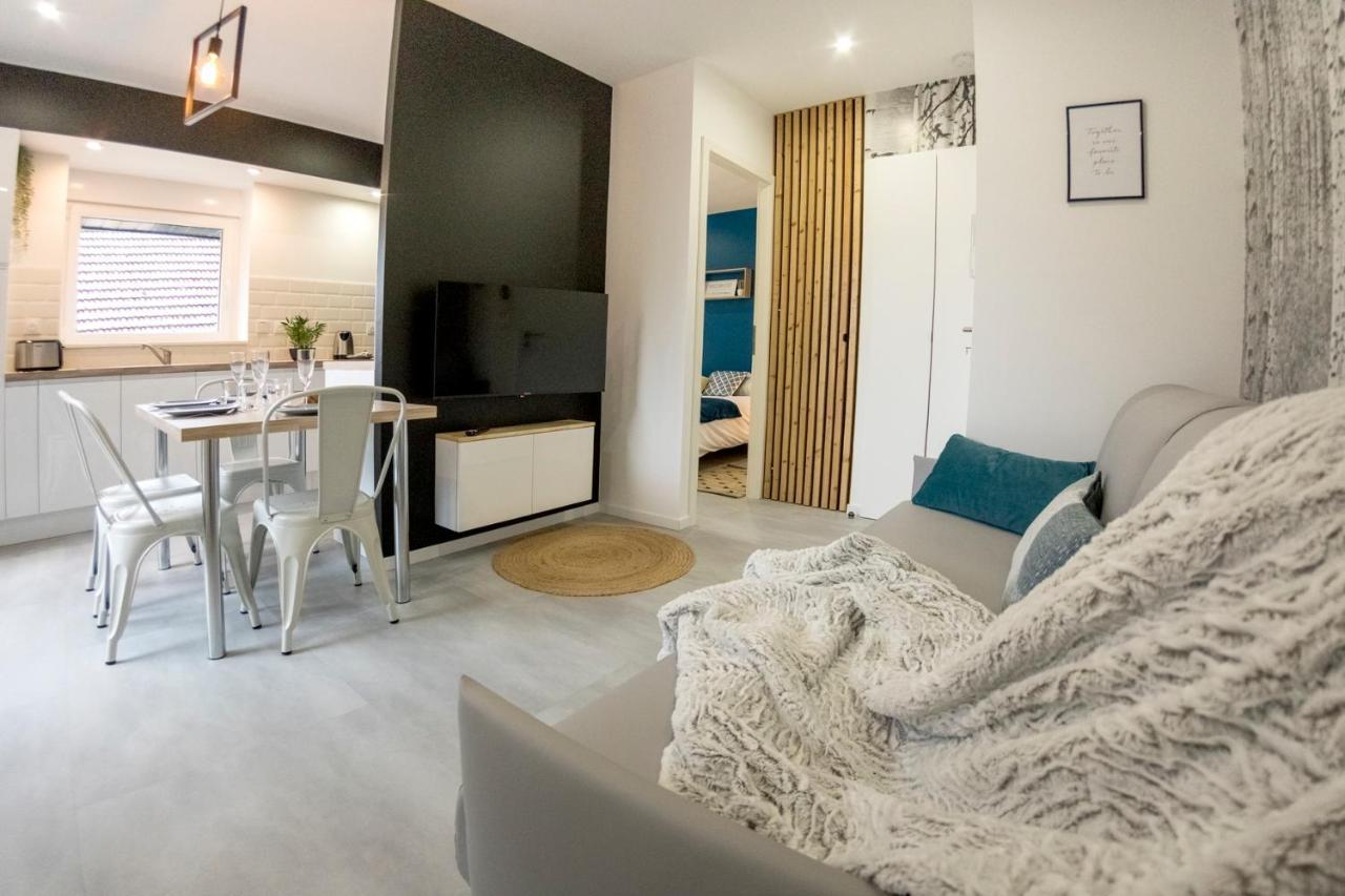 Appart-Hotel N 4 Calme Avec Terrasse, Wi-Fi Haut Debit, Petit-Dejeuner, Room-Service Et Parking Prive Chouzelot 외부 사진