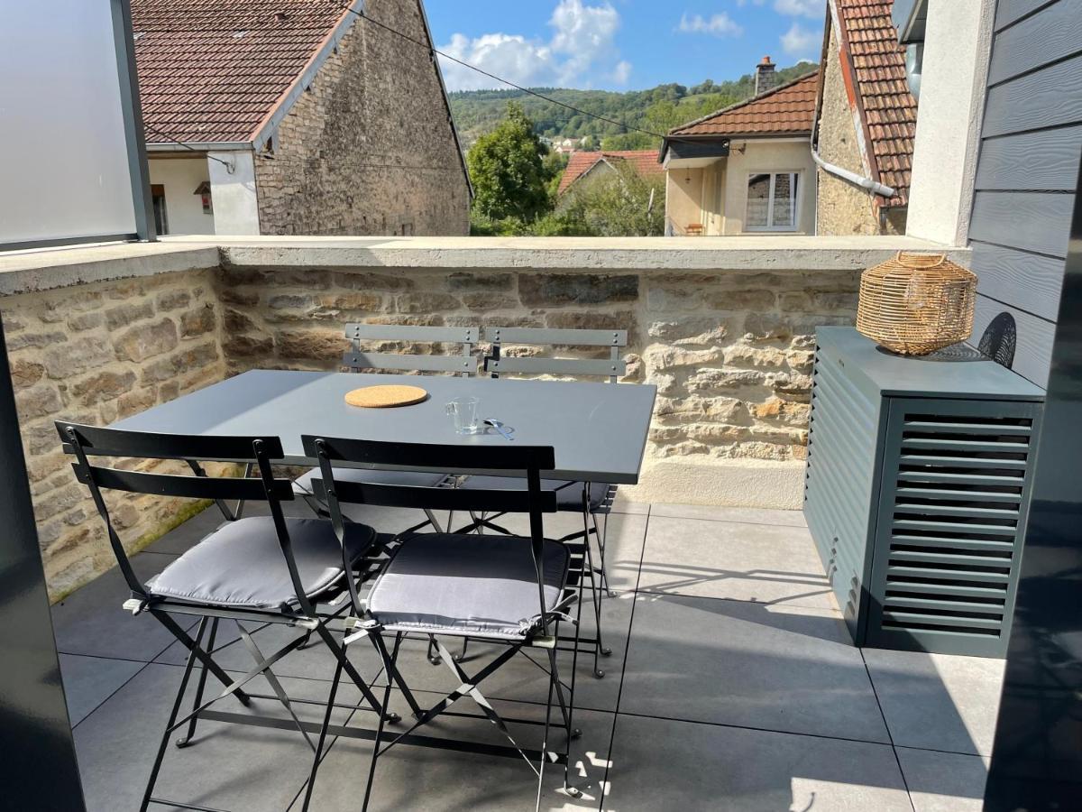 Appart-Hotel N 4 Calme Avec Terrasse, Wi-Fi Haut Debit, Petit-Dejeuner, Room-Service Et Parking Prive Chouzelot 외부 사진