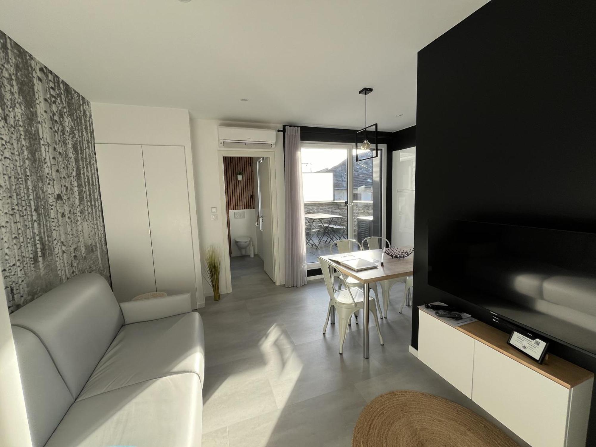 Appart-Hotel N 4 Calme Avec Terrasse, Wi-Fi Haut Debit, Petit-Dejeuner, Room-Service Et Parking Prive Chouzelot 외부 사진