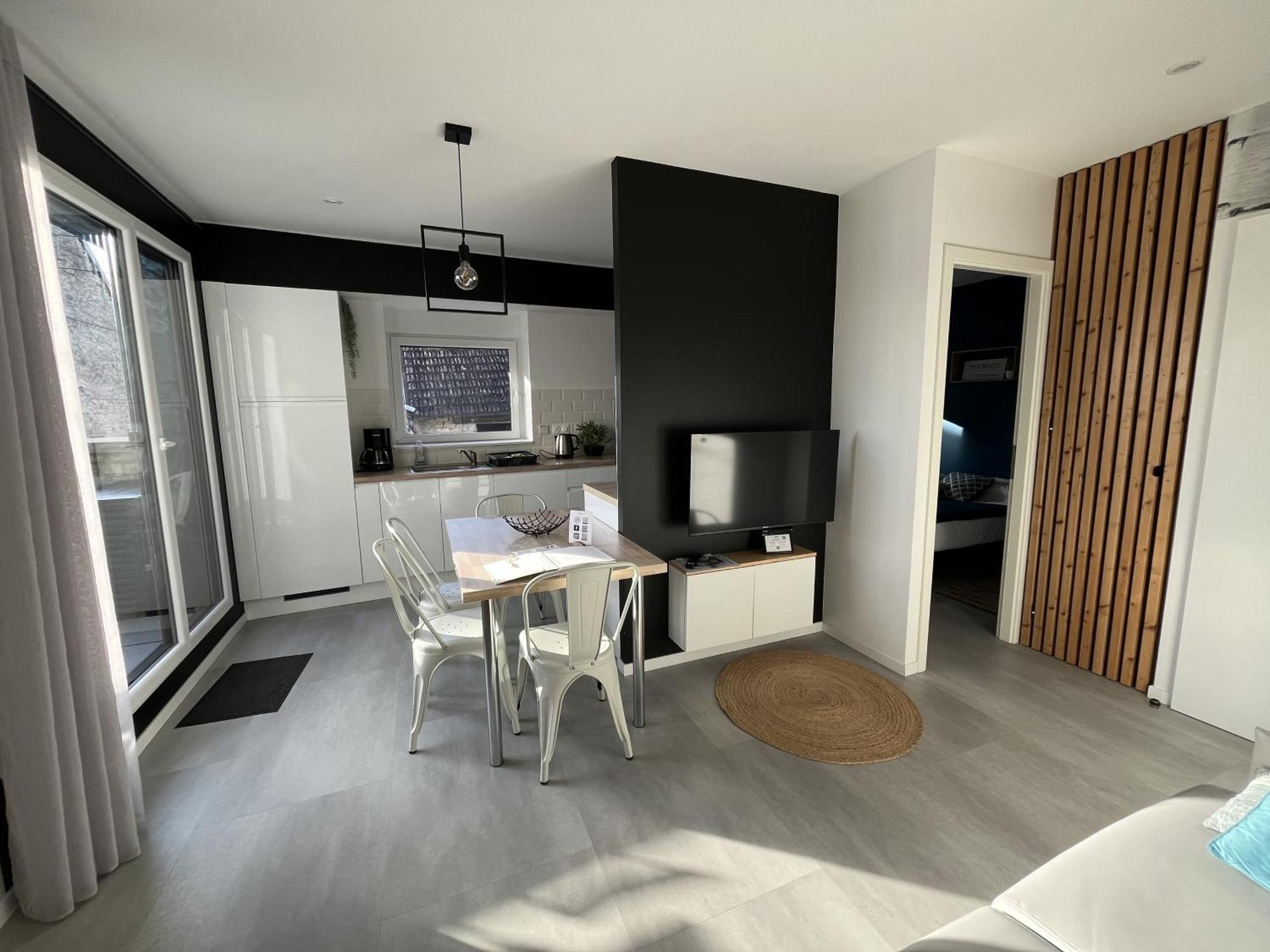 Appart-Hotel N 4 Calme Avec Terrasse, Wi-Fi Haut Debit, Petit-Dejeuner, Room-Service Et Parking Prive Chouzelot 외부 사진