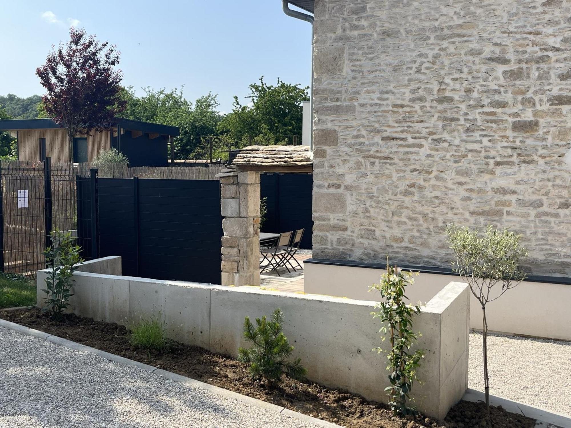 Appart-Hotel N 4 Calme Avec Terrasse, Wi-Fi Haut Debit, Petit-Dejeuner, Room-Service Et Parking Prive Chouzelot 외부 사진