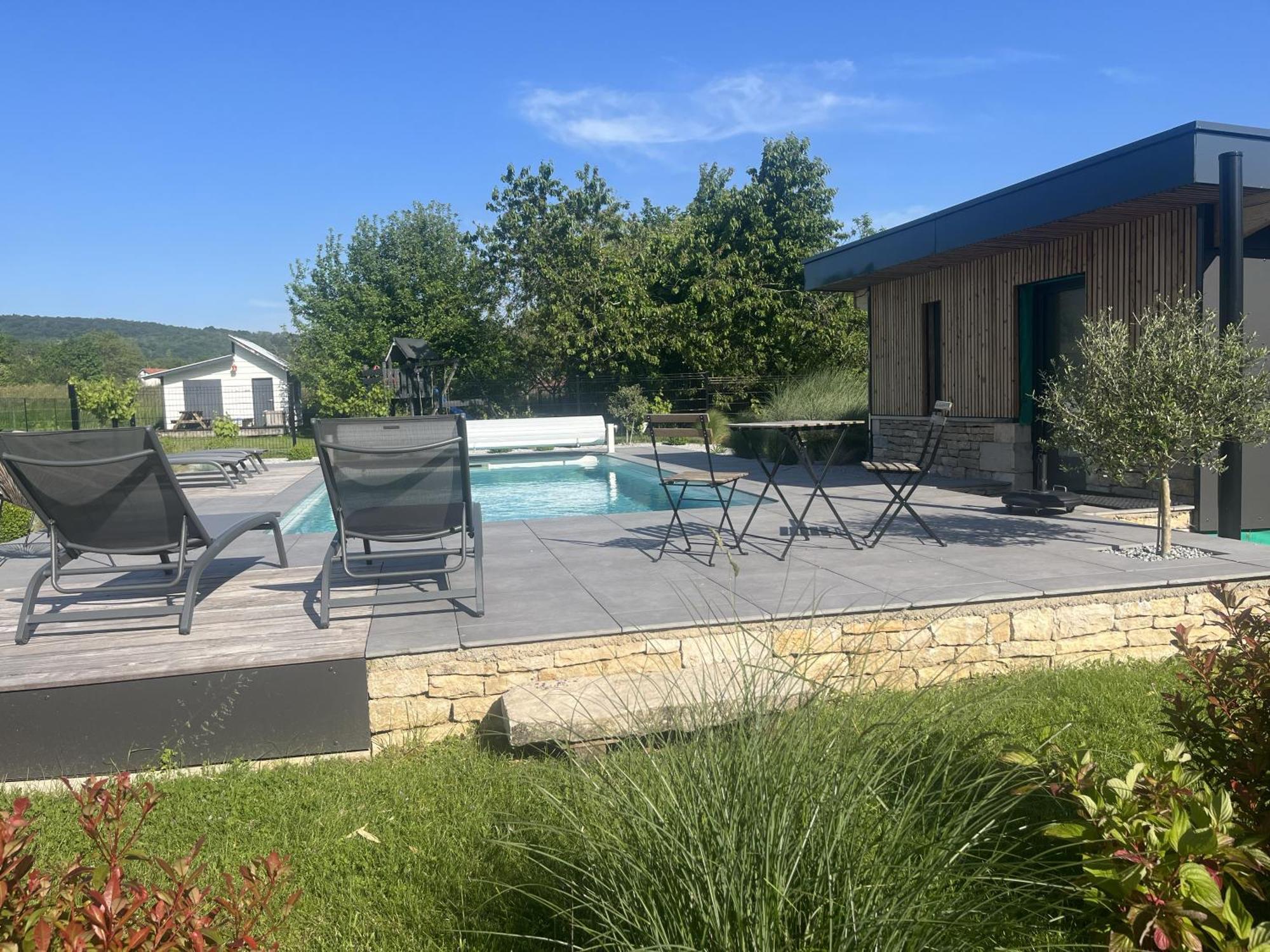 Appart-Hotel N 4 Calme Avec Terrasse, Wi-Fi Haut Debit, Petit-Dejeuner, Room-Service Et Parking Prive Chouzelot 외부 사진